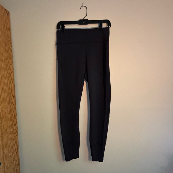 LULULEMON In Movement 7/8 Tight *Everlux 25"
Black 8 EUC - Picture 8 of 8